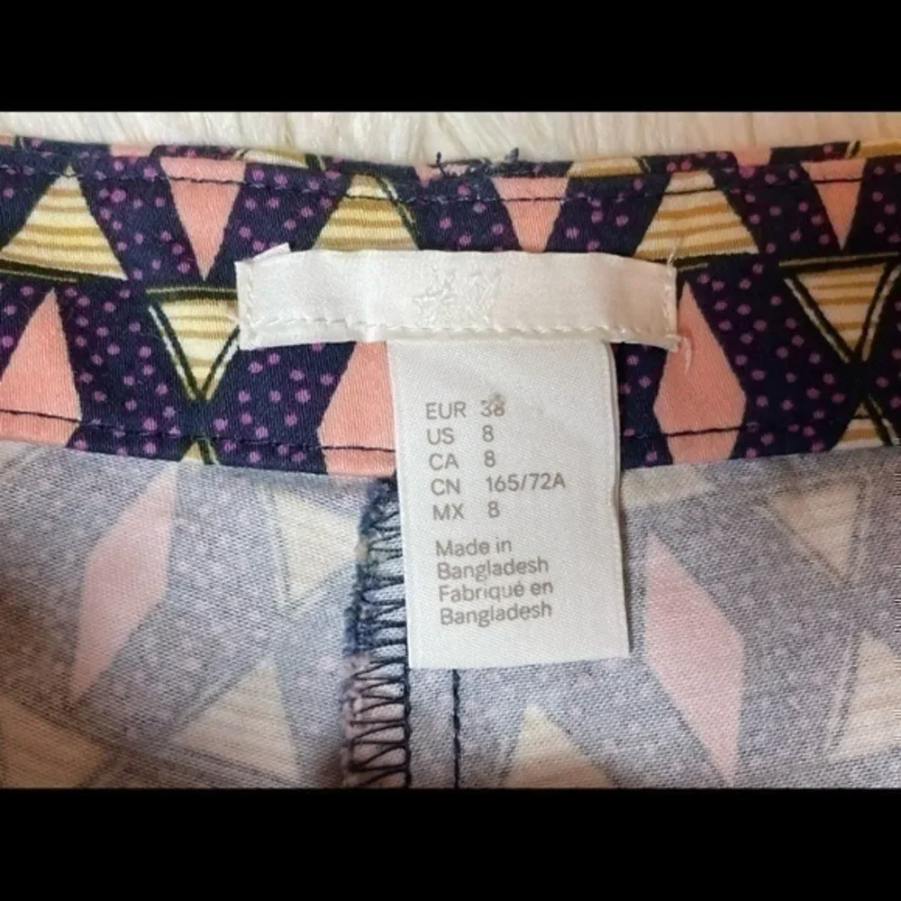 Women’s Pink, Blue & Yellow H&M Summer shorts size 8 - Picture 3 of 5